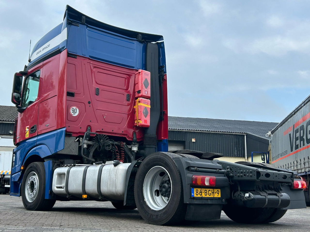 Mercedes-Benz Actros Euro 6 / BJ. 2015 / APK - Tegljač: slika Mercedes-Benz Actros Euro 6 / BJ. 2015 / APK - Tegljač Mercedes-Benz Actros Euro 6 / BJ. 2015 / APK - Tegljač: slika Mercedes-Benz Actros Euro 6 / BJ. 2015 / APK - Tegljač