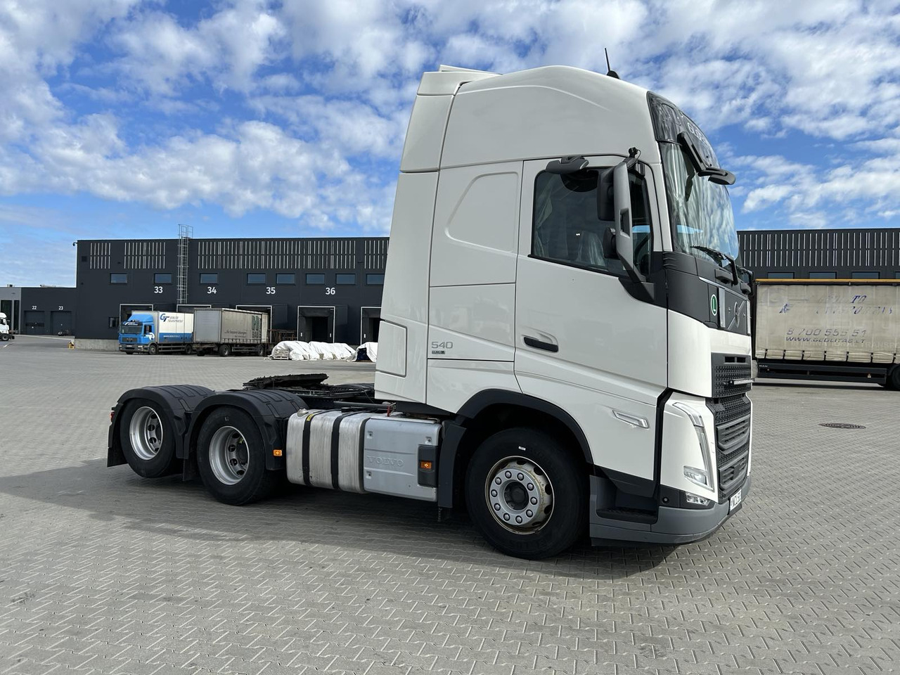 VOLVO FH D13 - Tegljač: slika VOLVO FH D13 - Tegljač VOLVO FH D13 - Tegljač: slika VOLVO FH D13 - Tegljač