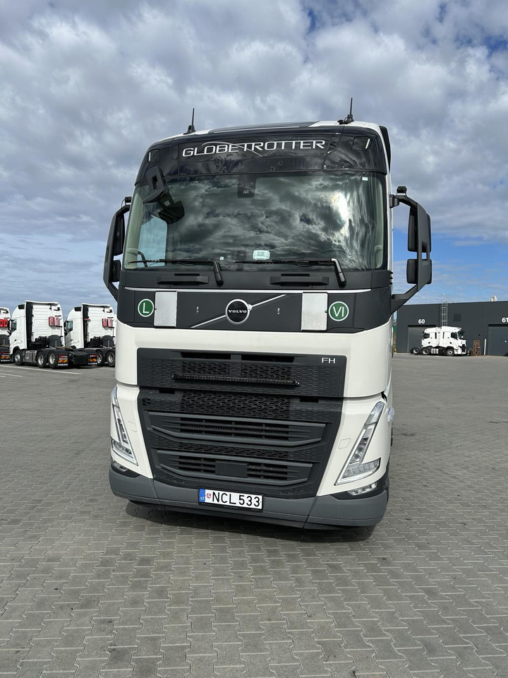 VOLVO FH D13 - Tegljač: slika VOLVO FH D13 - Tegljač VOLVO FH D13 - Tegljač: slika VOLVO FH D13 - Tegljač