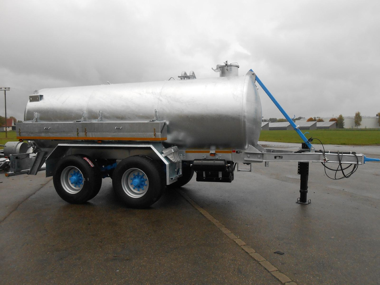 M-Vac 12000l / Wasserfass M-Vac 12000l (12m³) Wasserfass / Wassertank mit 80 km/h Zulassung - Prikolica cisterna: slika  M-Vac 12000l / Wasserfass M-Vac 12000l (12m³) Wasserfass / Wassertank mit 80 km/h Zulassung - Prikolica cisterna M-Vac 12000l / Wasserfass M-Vac 12000l (12m³) Wasserfass / Wassertank mit 80 km/h Zulassung - Prikolica cisterna: slika  M-Vac 12000l / Wasserfass M-Vac 12000l (12m³) Wasserfass / Wassertank mit 80 km/h Zulassung - Prikolica cisterna