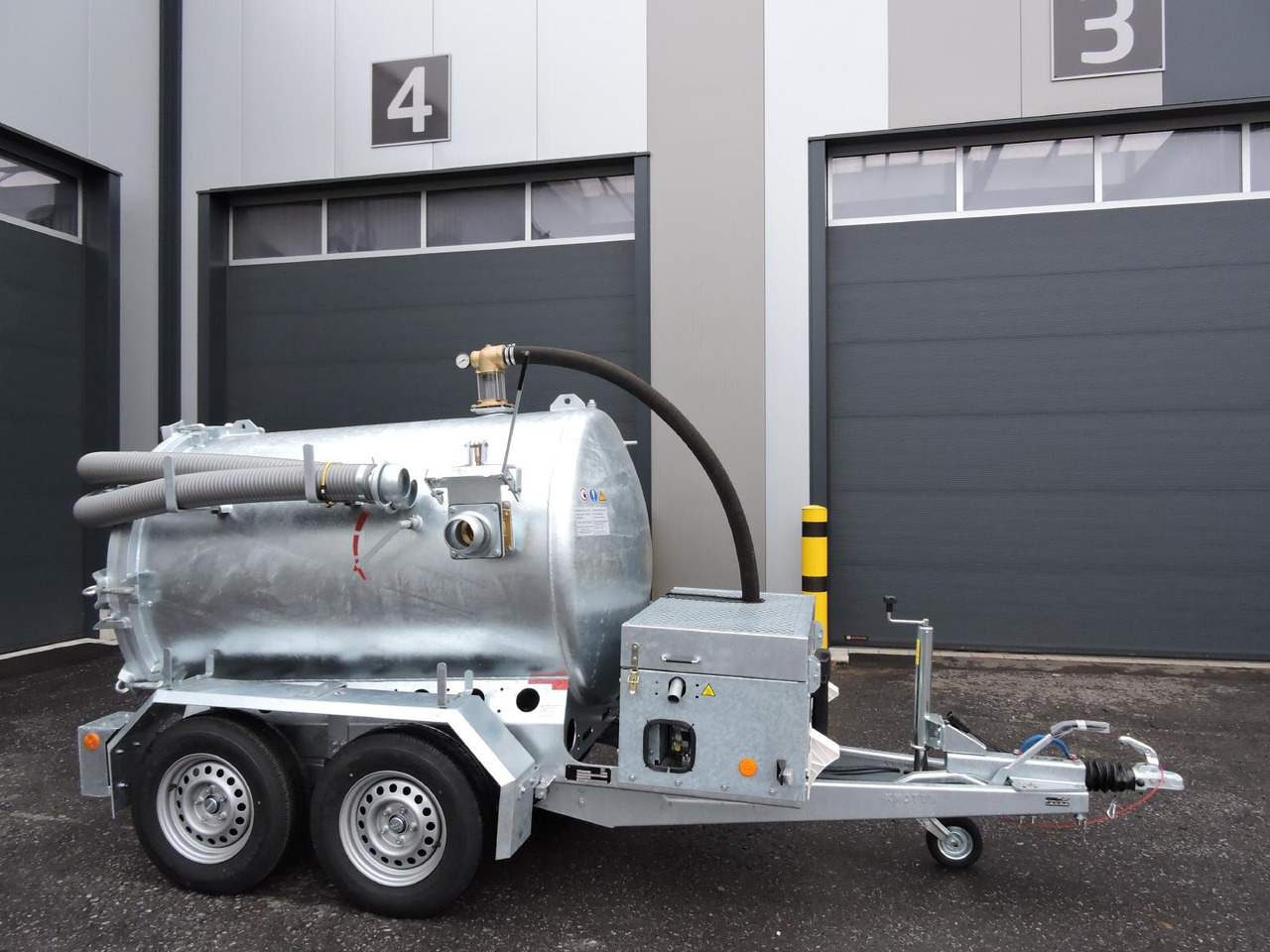 M-Vac 2000 Vacuum system specialized for drilling mud / vacuum container 2000l - Platforma za bušenje: slika M-Vac 2000 Vacuum system specialized for drilling mud / vacuum container 2000l - Platforma za bušenje M-Vac 2000 Vacuum system specialized for drilling mud / vacuum container 2000l - Platforma za bušenje: slika M-Vac 2000 Vacuum system specialized for drilling mud / vacuum container 2000l - Platforma za bušenje