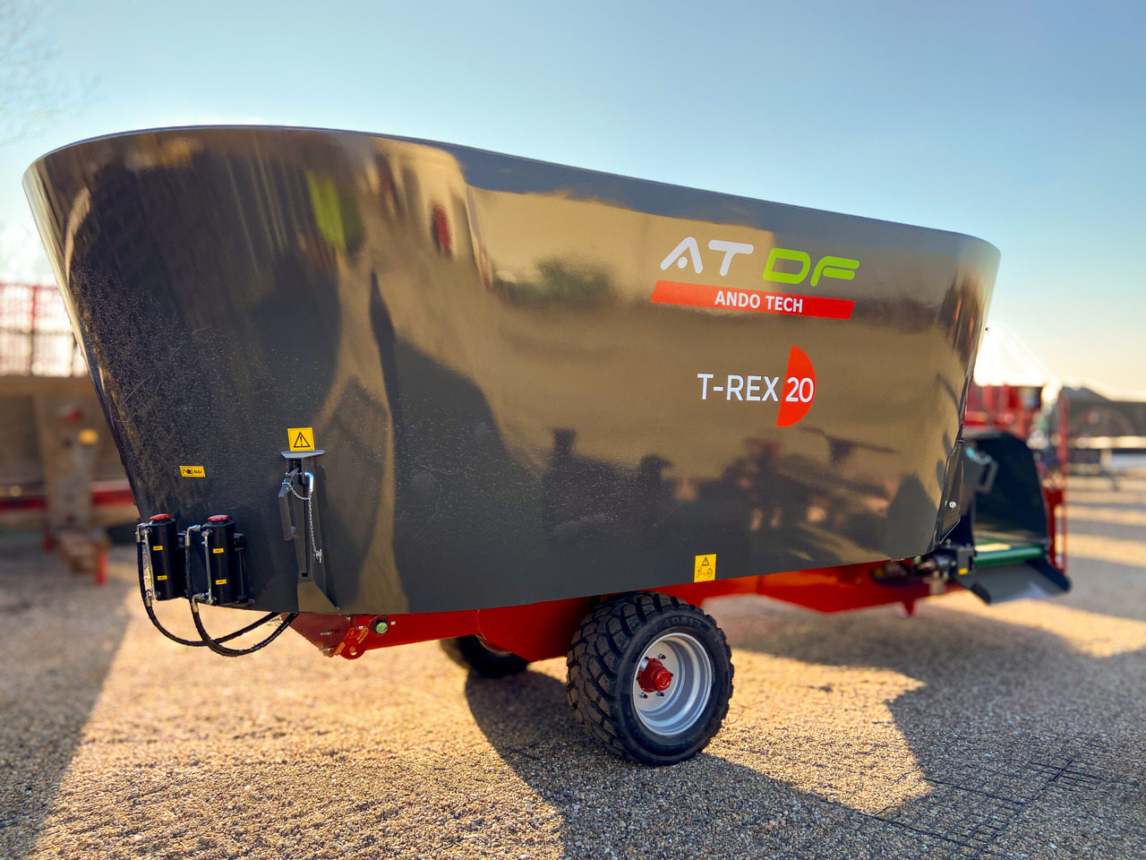 Ando Tech Futtermischwagen / Feed mixer / Melangeuse / Carro di alimentazione / Remolque alimentador / Кормораздатчик / Wóz paszowy T-REX 24 m3 - Vagon-miješalica za krmivo: slika Ando Tech Futtermischwagen / Feed mixer / Melangeuse / Carro di alimentazione / Remolque alimentador / Кормораздатчик / Wóz paszowy T-REX 24 m3 - Vagon-miješalica za krmivo Ando Tech Futtermischwagen / Feed mixer / Melangeuse / Carro di alimentazione / Remolque alimentador / Кормораздатчик / Wóz paszowy T-REX 24 m3 - Vagon-miješalica za krmivo: slika Ando Tech Futtermischwagen / Feed mixer / Melangeuse / Carro di alimentazione / Remolque alimentador / Кормораздатчик / Wóz paszowy T-REX 24 m3 - Vagon-miješalica za krmivo