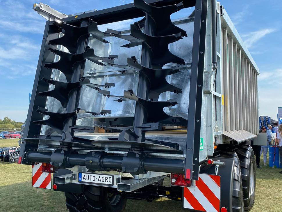 Auto-Agro Mistreuer / Manure spreader / Epandeur à fumier / Rimorchio spandiconcime / Разбрасыватель органических удобрений / Rozrzutnik obornika Tandem N268 - Rasipač stajskog gnoja: slika Auto-Agro Mistreuer / Manure spreader / Epandeur à fumier / Rimorchio spandiconcime / Разбрасыватель органических удобрений / Rozrzutnik obornika Tandem N268 - Rasipač stajskog gnoja Auto-Agro Mistreuer / Manure spreader / Epandeur à fumier / Rimorchio spandiconcime / Разбрасыватель органических удобрений / Rozrzutnik obornika Tandem N268 - Rasipač stajskog gnoja: slika Auto-Agro Mistreuer / Manure spreader / Epandeur à fumier / Rimorchio spandiconcime / Разбрасыватель органических удобрений / Rozrzutnik obornika Tandem N268 - Rasipač stajskog gnoja