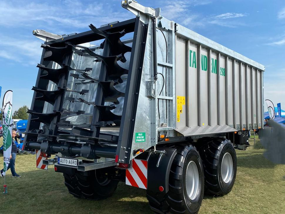 Auto-Agro Mistreuer / Manure spreader / Epandeur à fumier / Rimorchio spandiconcime / Разбрасыватель органических удобрений / Rozrzutnik obornika Tandem N268 - Rasipač stajskog gnoja: slika Auto-Agro Mistreuer / Manure spreader / Epandeur à fumier / Rimorchio spandiconcime / Разбрасыватель органических удобрений / Rozrzutnik obornika Tandem N268 - Rasipač stajskog gnoja Auto-Agro Mistreuer / Manure spreader / Epandeur à fumier / Rimorchio spandiconcime / Разбрасыватель органических удобрений / Rozrzutnik obornika Tandem N268 - Rasipač stajskog gnoja: slika Auto-Agro Mistreuer / Manure spreader / Epandeur à fumier / Rimorchio spandiconcime / Разбрасыватель органических удобрений / Rozrzutnik obornika Tandem N268 - Rasipač stajskog gnoja