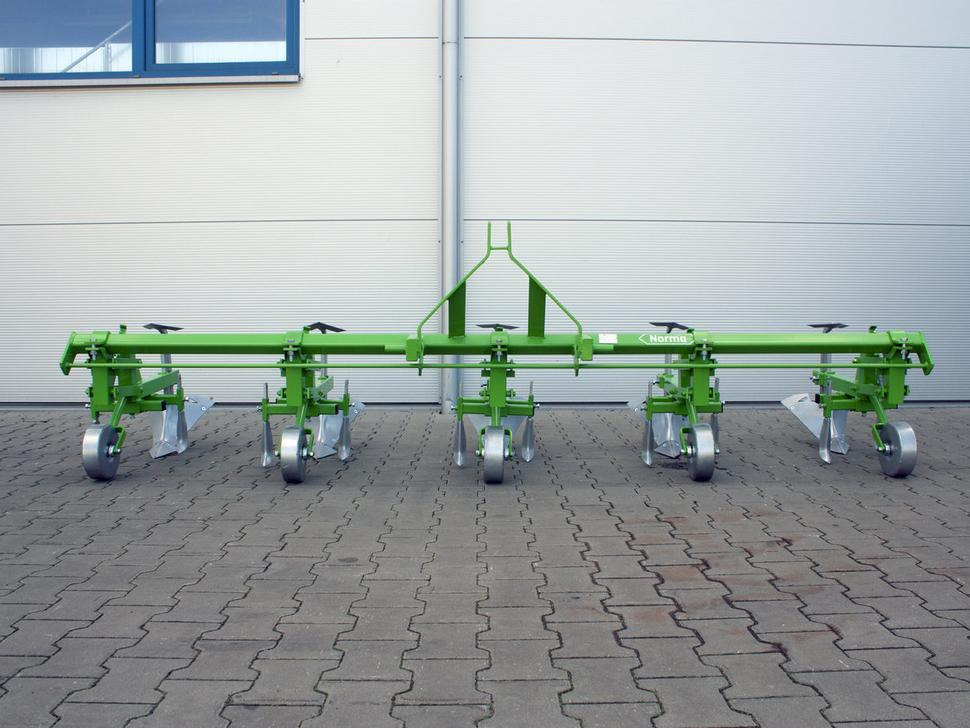 Bomet Jäthacke-Häufler / Hoe ridger / Butteuse / Rincalzatore assolcatore / Полольник-окучник / Obsypnik - Oprema za obradu tla: slika Bomet Jäthacke-Häufler / Hoe ridger / Butteuse / Rincalzatore assolcatore / Полольник-окучник / Obsypnik - Oprema za obradu tla Bomet Jäthacke-Häufler / Hoe ridger / Butteuse / Rincalzatore assolcatore / Полольник-окучник / Obsypnik - Oprema za obradu tla: slika Bomet Jäthacke-Häufler / Hoe ridger / Butteuse / Rincalzatore assolcatore / Полольник-окучник / Obsypnik - Oprema za obradu tla