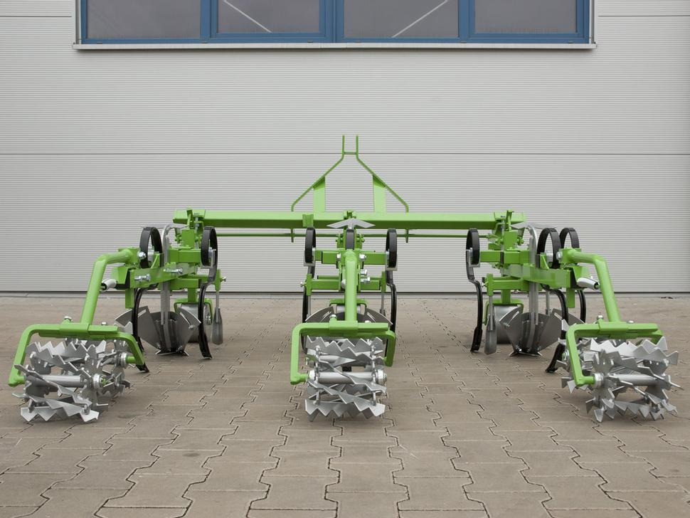 Bomet Jäthacke / Hoe ridger / Butteuse / Rincalzatore assolcatore / Полольник-окучник / Obsypnik - Oprema za obradu tla: slika Bomet Jäthacke / Hoe ridger / Butteuse / Rincalzatore assolcatore / Полольник-окучник / Obsypnik - Oprema za obradu tla Bomet Jäthacke / Hoe ridger / Butteuse / Rincalzatore assolcatore / Полольник-окучник / Obsypnik - Oprema za obradu tla: slika Bomet Jäthacke / Hoe ridger / Butteuse / Rincalzatore assolcatore / Полольник-окучник / Obsypnik - Oprema za obradu tla