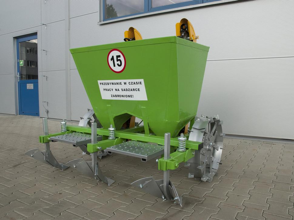 Bomet Kartoffelpflanzmaschine / Potato planter / Planteuse de pomme de terre / Piantapatate / Sadzarka ziemniaków - Sadilica za krumpir: slika Bomet Kartoffelpflanzmaschine / Potato planter / Planteuse de pomme de terre / Piantapatate / Sadzarka ziemniaków - Sadilica za krumpir Bomet Kartoffelpflanzmaschine / Potato planter / Planteuse de pomme de terre / Piantapatate / Sadzarka ziemniaków - Sadilica za krumpir: slika Bomet Kartoffelpflanzmaschine / Potato planter / Planteuse de pomme de terre / Piantapatate / Sadzarka ziemniaków - Sadilica za krumpir