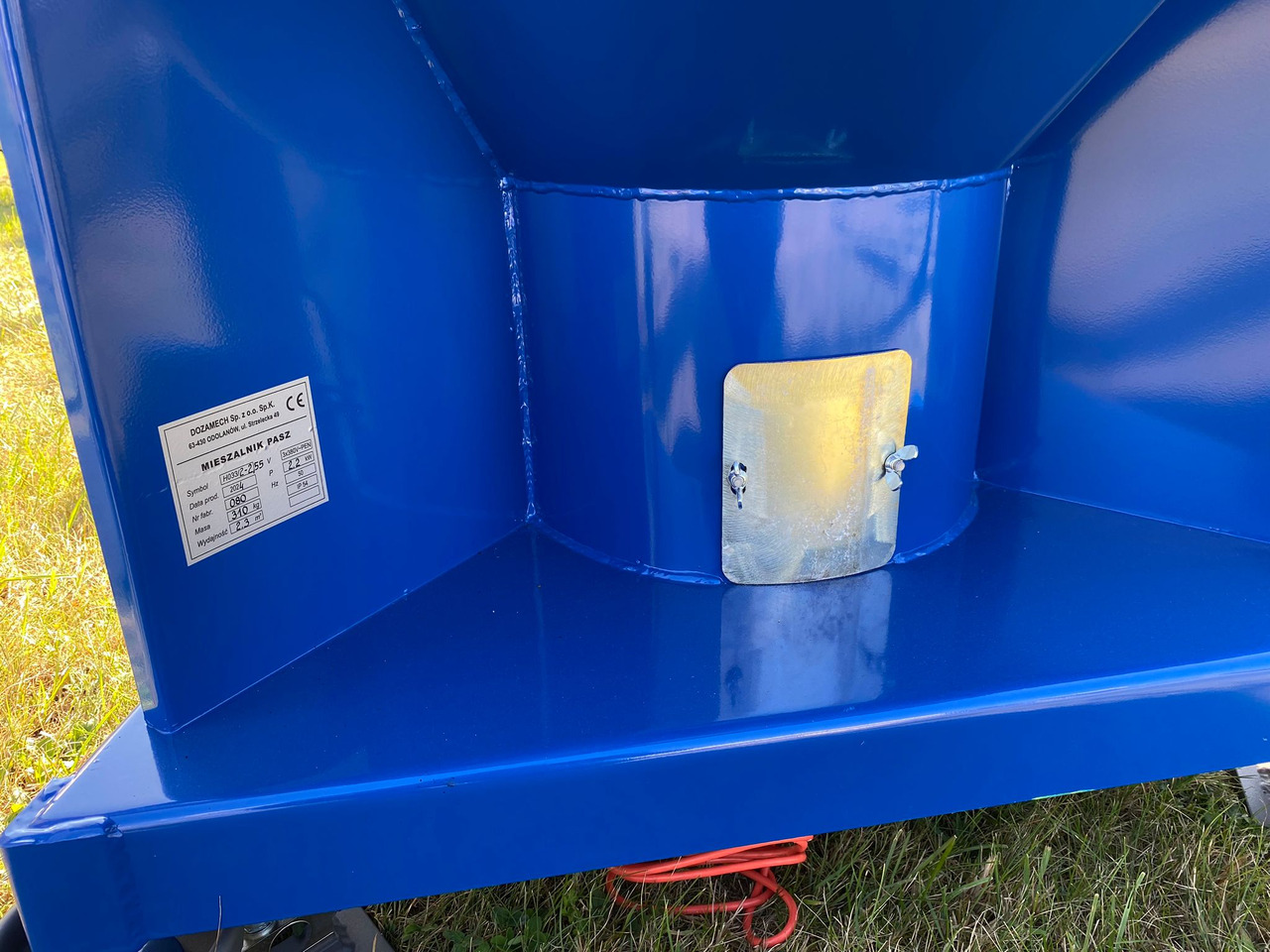 Novi Oprema za stoku Dozamech Getreidemischanlage / Feed mixer / Melangeuse de fourrage / Miscelatore di mangime / Кормосмеситель / Mieszalnik H-033/2 1000 kg: slika Novi Oprema za stoku Dozamech Getreidemischanlage / Feed mixer / Melangeuse de fourrage / Miscelatore di mangime / Кормосмеситель / Mieszalnik H-033/2 1000 kg Novi Oprema za stoku Dozamech Getreidemischanlage / Feed mixer / Melangeuse de fourrage / Miscelatore di mangime / Кормосмеситель / Mieszalnik H-033/2 1000 kg: slika Novi Oprema za stoku Dozamech Getreidemischanlage / Feed mixer / Melangeuse de fourrage / Miscelatore di mangime / Кормосмеситель / Mieszalnik H-033/2 1000 kg