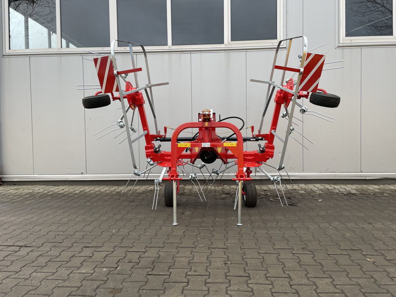 JAR-MET Schwader / Tedder / Faneuse / Przetrząsacz 5,2 m - Prevrtač sijena/ Grabulje: slika JAR-MET Schwader / Tedder / Faneuse / Przetrząsacz 5,2 m - Prevrtač sijena/ Grabulje JAR-MET Schwader / Tedder / Faneuse / Przetrząsacz 5,2 m - Prevrtač sijena/ Grabulje: slika JAR-MET Schwader / Tedder / Faneuse / Przetrząsacz 5,2 m - Prevrtač sijena/ Grabulje