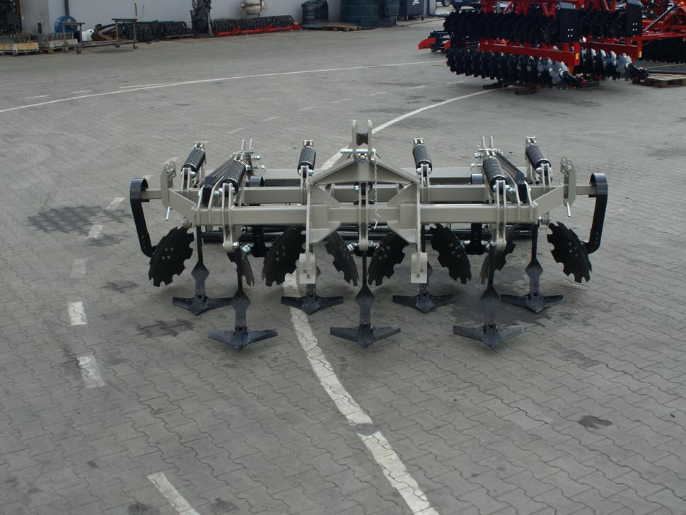 ROLEX Flügelschargrubber / Stubble cultivator / Dechaumeur à dents / Aratri stoppiatori / Стерневой культиватор / Agregat podorywkowy 3 m - Kultivator: slika ROLEX Flügelschargrubber / Stubble cultivator / Dechaumeur à dents / Aratri stoppiatori / Стерневой культиватор / Agregat podorywkowy 3 m - Kultivator ROLEX Flügelschargrubber / Stubble cultivator / Dechaumeur à dents / Aratri stoppiatori / Стерневой культиватор / Agregat podorywkowy 3 m - Kultivator: slika ROLEX Flügelschargrubber / Stubble cultivator / Dechaumeur à dents / Aratri stoppiatori / Стерневой культиватор / Agregat podorywkowy 3 m - Kultivator