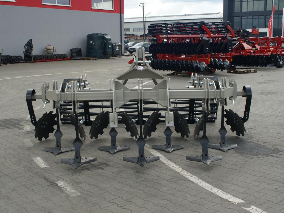 ROLEX Flügelschargrubber / Stubble cultivator / Dechaumeur à dents / Aratri stoppiatori / Стерневой культиватор / Agregat podorywkowy 3 m - Kultivator: slika ROLEX Flügelschargrubber / Stubble cultivator / Dechaumeur à dents / Aratri stoppiatori / Стерневой культиватор / Agregat podorywkowy 3 m - Kultivator ROLEX Flügelschargrubber / Stubble cultivator / Dechaumeur à dents / Aratri stoppiatori / Стерневой культиватор / Agregat podorywkowy 3 m - Kultivator: slika ROLEX Flügelschargrubber / Stubble cultivator / Dechaumeur à dents / Aratri stoppiatori / Стерневой культиватор / Agregat podorywkowy 3 m - Kultivator
