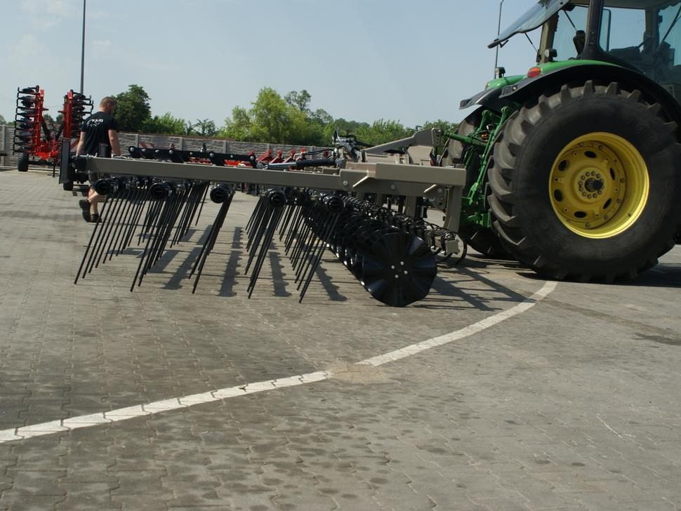 ROLEX Mulchegge / Mulch harrow / Herse de déchaumage / Erpice pacciamante / Борона для мульчирования / Brona mulczowa 7,5 m - Opružna drljača: slika ROLEX Mulchegge / Mulch harrow / Herse de déchaumage / Erpice pacciamante / Борона для мульчирования / Brona mulczowa 7,5 m - Opružna drljača ROLEX Mulchegge / Mulch harrow / Herse de déchaumage / Erpice pacciamante / Борона для мульчирования / Brona mulczowa 7,5 m - Opružna drljača: slika ROLEX Mulchegge / Mulch harrow / Herse de déchaumage / Erpice pacciamante / Борона для мульчирования / Brona mulczowa 7,5 m - Opružna drljača