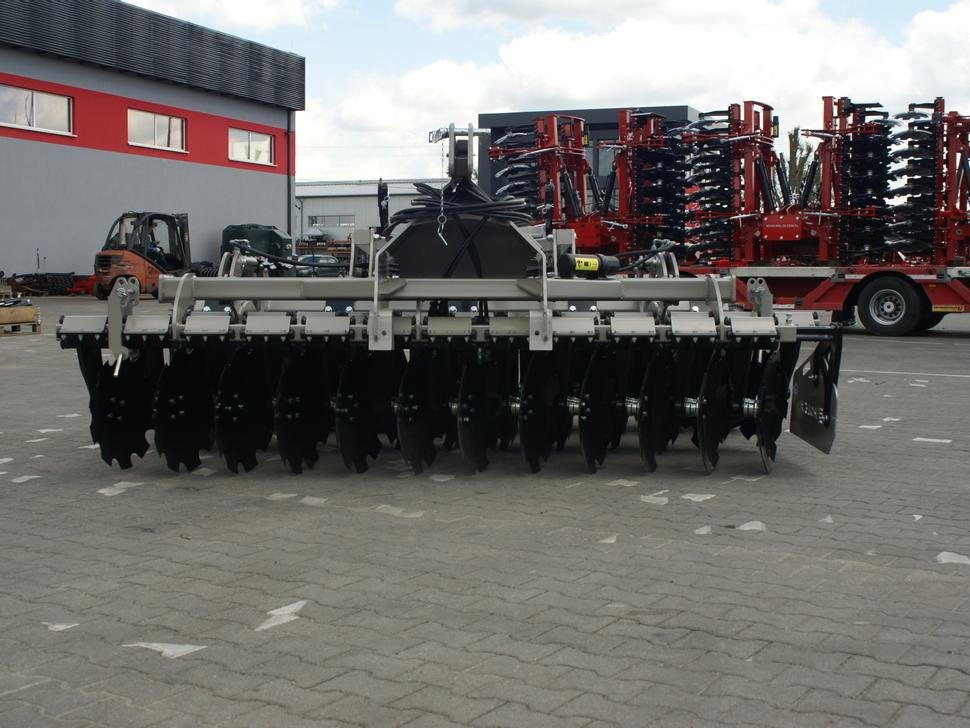 ROLEX Scheibenegge / Disc harrow with hydropack and tire roller / Dechaumeur à disques / Erpice a dischi / Дисковая борона с гидропаком и колёсным катком / Agregat talerzowy uprawowy z hydropackiem i - Tanjurača: slika ROLEX Scheibenegge / Disc harrow with hydropack and tire roller / Dechaumeur à disques / Erpice a dischi / Дисковая борона с гидропаком и колёсным катком / Agregat talerzowy uprawowy z hydropackiem i - Tanjurača ROLEX Scheibenegge / Disc harrow with hydropack and tire roller / Dechaumeur à disques / Erpice a dischi / Дисковая борона с гидропаком и колёсным катком / Agregat talerzowy uprawowy z hydropackiem i - Tanjurača: slika ROLEX Scheibenegge / Disc harrow with hydropack and tire roller / Dechaumeur à disques / Erpice a dischi / Дисковая борона с гидропаком и колёсным катком / Agregat talerzowy uprawowy z hydropackiem i - Tanjurača