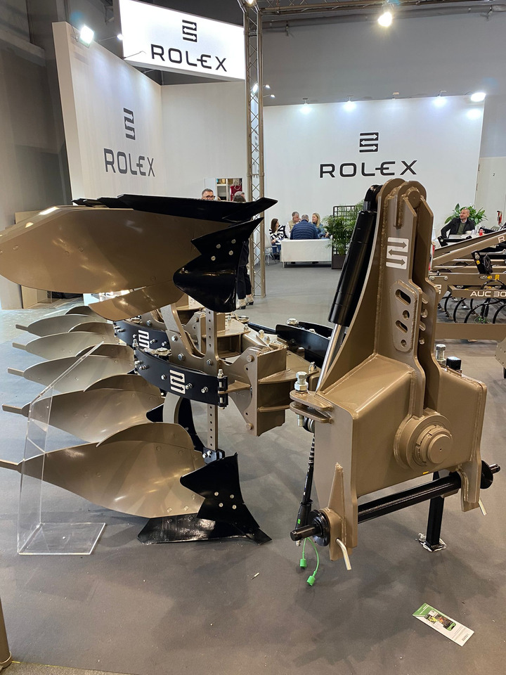ROLEX Volldrehpflug / Rotary plough / Charrue réversible / Aratro reversibile / Оборотный плуг / Pług obrotowy 3+1 - Plug: slika ROLEX Volldrehpflug / Rotary plough / Charrue réversible / Aratro reversibile / Оборотный плуг / Pług obrotowy 3+1 - Plug ROLEX Volldrehpflug / Rotary plough / Charrue réversible / Aratro reversibile / Оборотный плуг / Pług obrotowy 3+1 - Plug: slika ROLEX Volldrehpflug / Rotary plough / Charrue réversible / Aratro reversibile / Оборотный плуг / Pług obrotowy 3+1 - Plug