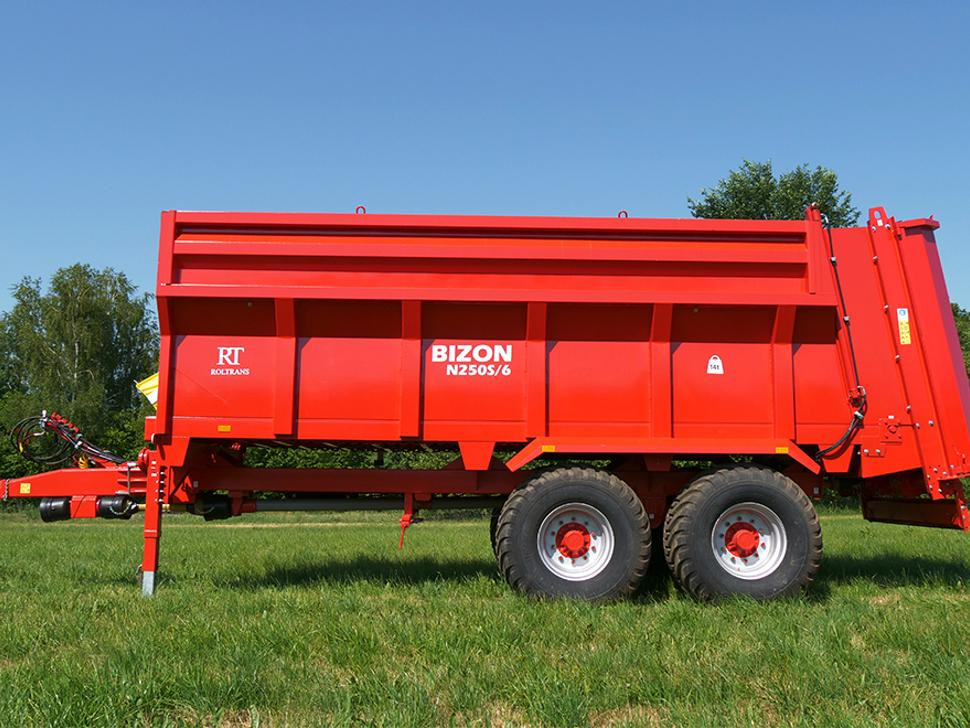 Roltrans Miststreuer / Manure spreader / Epandeur à fumier / Spandiletame / Разбрасыватель органических удобрений / Rozrzutnik obornika N205S/6 BIZON 14 t - Rasipač stajskog gnoja: slika Roltrans Miststreuer / Manure spreader / Epandeur à fumier / Spandiletame / Разбрасыватель органических удобрений / Rozrzutnik obornika N205S/6 BIZON 14 t - Rasipač stajskog gnoja Roltrans Miststreuer / Manure spreader / Epandeur à fumier / Spandiletame / Разбрасыватель органических удобрений / Rozrzutnik obornika N205S/6 BIZON 14 t - Rasipač stajskog gnoja: slika Roltrans Miststreuer / Manure spreader / Epandeur à fumier / Spandiletame / Разбрасыватель органических удобрений / Rozrzutnik obornika N205S/6 BIZON 14 t - Rasipač stajskog gnoja