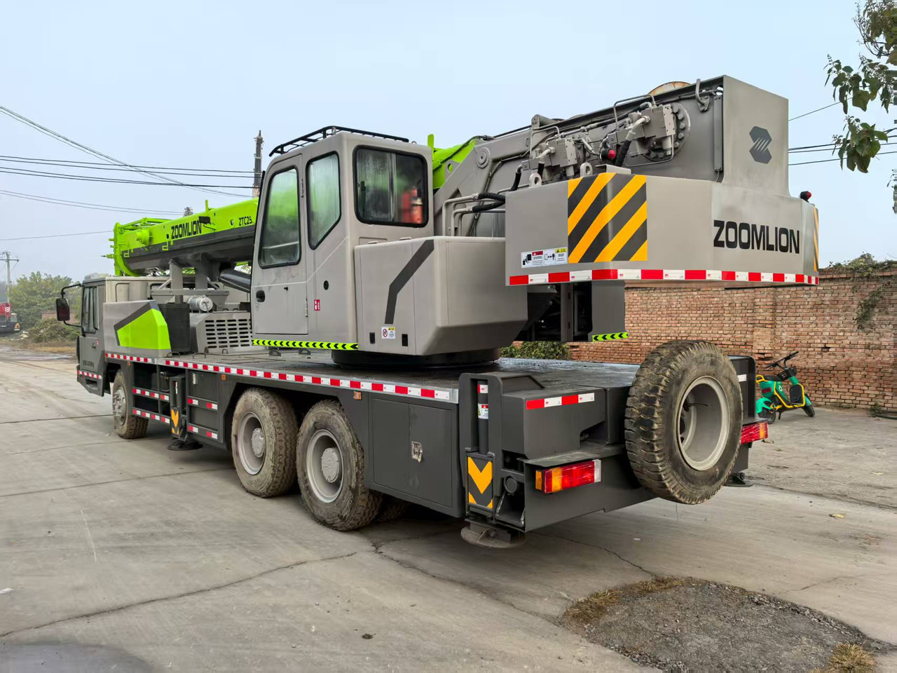 ZOOMLION ZTC250V - Autodizalica: slika ZOOMLION ZTC250V - Autodizalica ZOOMLION ZTC250V - Autodizalica: slika ZOOMLION ZTC250V - Autodizalica