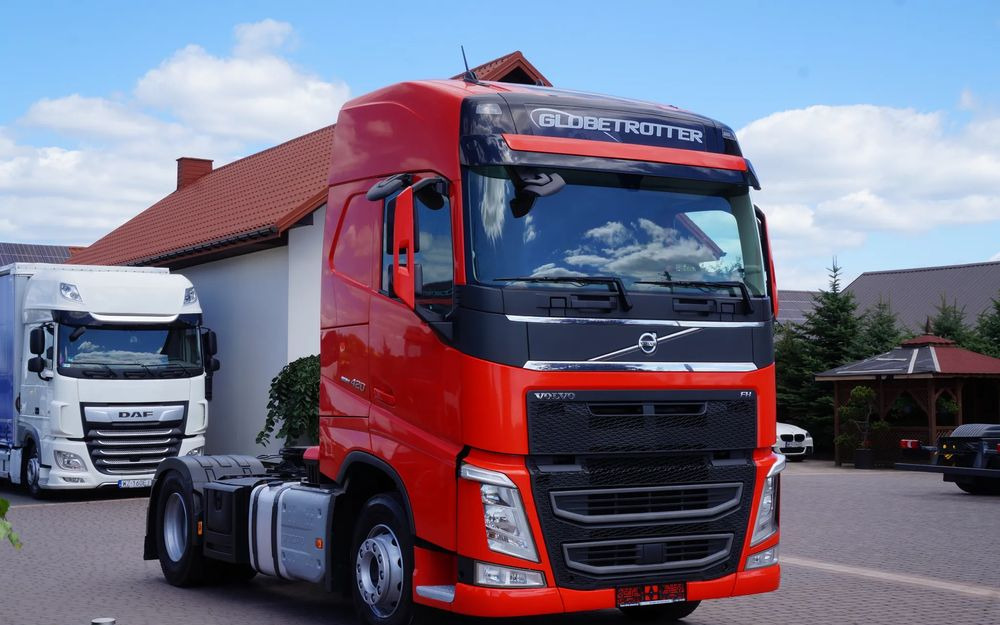Volvo FH 4 EURO 6 GLOBETROTTER NISKI PRZEBIEG PEŁEN SERWIS - Tegljač: slika Volvo FH 4 EURO 6 GLOBETROTTER NISKI PRZEBIEG PEŁEN SERWIS - Tegljač Volvo FH 4 EURO 6 GLOBETROTTER NISKI PRZEBIEG PEŁEN SERWIS - Tegljač: slika Volvo FH 4 EURO 6 GLOBETROTTER NISKI PRZEBIEG PEŁEN SERWIS - Tegljač