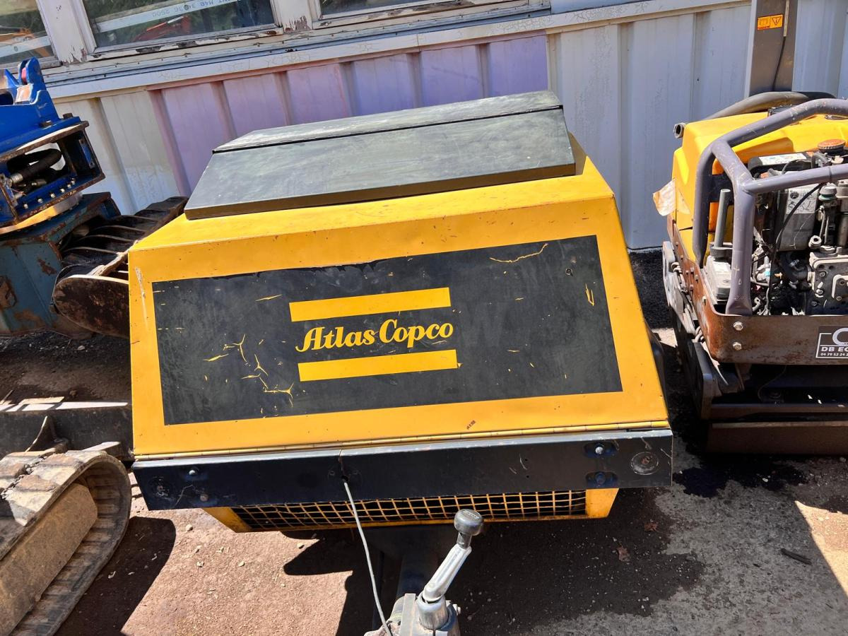 Atlas copco XAS 35 COMPRESSEUR 9BAR SUR REMORQUE (NET DE TVA) - Zračni kompresor: slika Atlas copco XAS 35 COMPRESSEUR 9BAR SUR REMORQUE (NET DE TVA) - Zračni kompresor Atlas copco XAS 35 COMPRESSEUR 9BAR SUR REMORQUE (NET DE TVA) - Zračni kompresor: slika Atlas copco XAS 35 COMPRESSEUR 9BAR SUR REMORQUE (NET DE TVA) - Zračni kompresor