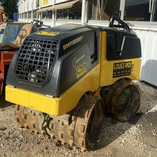 BOMAG BMP 8500 compacteur à pied de mouton - Kompaktor: slika BOMAG BMP 8500 compacteur à pied de mouton - Kompaktor BOMAG BMP 8500 compacteur à pied de mouton - Kompaktor: slika BOMAG BMP 8500 compacteur à pied de mouton - Kompaktor