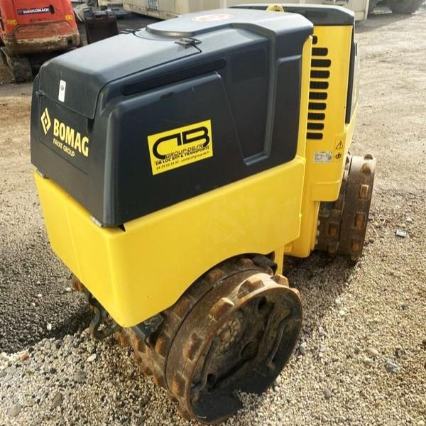 BOMAG BMP 8500 compacteur à pied de mouton - Kompaktor: slika BOMAG BMP 8500 compacteur à pied de mouton - Kompaktor BOMAG BMP 8500 compacteur à pied de mouton - Kompaktor: slika BOMAG BMP 8500 compacteur à pied de mouton - Kompaktor