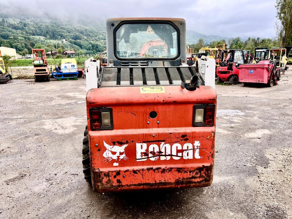 Bobcat S130 Chargeuse Compact - Mini utovarivač: slika Bobcat S130 Chargeuse Compact - Mini utovarivač Bobcat S130 Chargeuse Compact - Mini utovarivač: slika Bobcat S130 Chargeuse Compact - Mini utovarivač