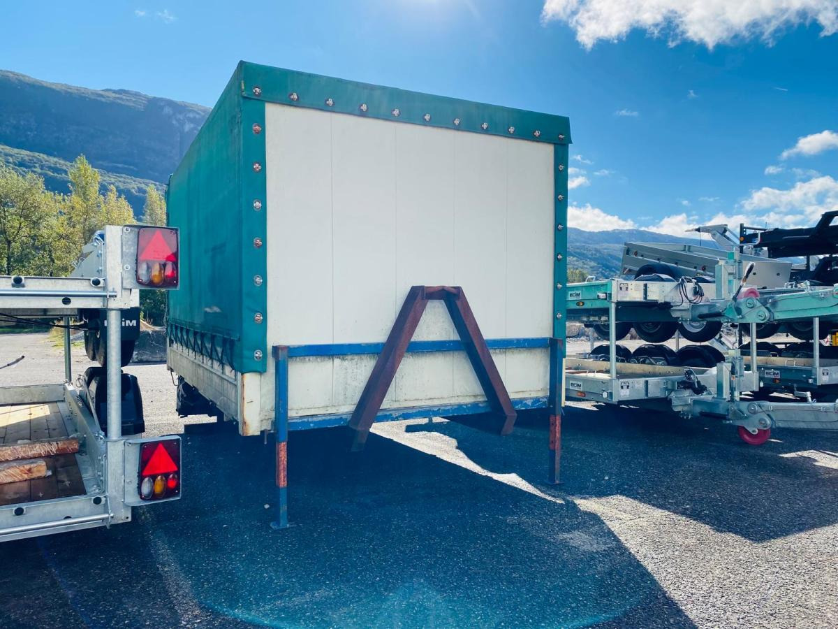 CAISSE SUR BERCE AVEC HAYON - Izmjenjivi sanduk s bočnom kliznom ceradom: slika CAISSE SUR BERCE AVEC HAYON - Izmjenjivi sanduk s bočnom kliznom ceradom CAISSE SUR BERCE AVEC HAYON - Izmjenjivi sanduk s bočnom kliznom ceradom: slika CAISSE SUR BERCE AVEC HAYON - Izmjenjivi sanduk s bočnom kliznom ceradom