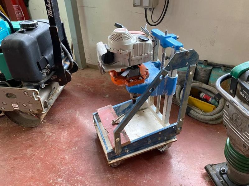 HYDROSTRESS Carotteuse TYROLIT - Platforma za bušenje: slika HYDROSTRESS Carotteuse TYROLIT - Platforma za bušenje HYDROSTRESS Carotteuse TYROLIT - Platforma za bušenje: slika HYDROSTRESS Carotteuse TYROLIT - Platforma za bušenje