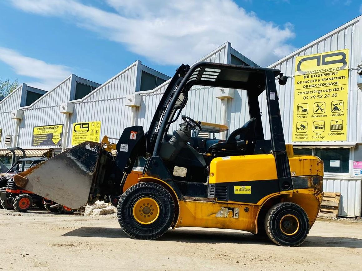 Jcb TLT30D Teletruk - Teleskopski rukovatelj: slika Jcb TLT30D Teletruk - Teleskopski rukovatelj Jcb TLT30D Teletruk - Teleskopski rukovatelj: slika Jcb TLT30D Teletruk - Teleskopski rukovatelj