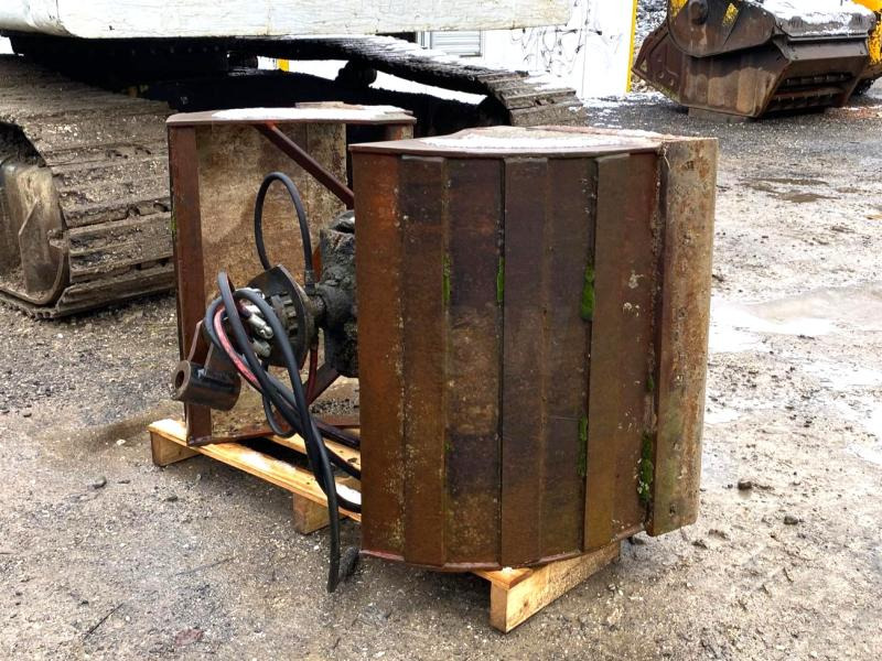 ROZZI R74F400 Benne preneuse avec rotor - Grajfer: slika ROZZI R74F400 Benne preneuse avec rotor - Grajfer ROZZI R74F400 Benne preneuse avec rotor - Grajfer: slika ROZZI R74F400 Benne preneuse avec rotor - Grajfer