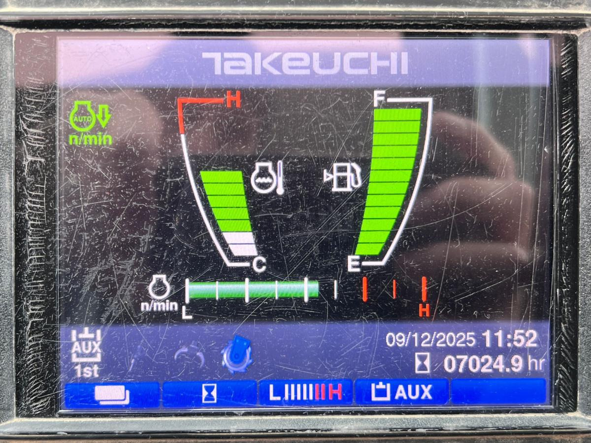 Bager gusjeničar Takeuchi TB280FR pelle à chenille 8T: slika Bager gusjeničar Takeuchi TB280FR pelle à chenille 8T Bager gusjeničar Takeuchi TB280FR pelle à chenille 8T: slika Bager gusjeničar Takeuchi TB280FR pelle à chenille 8T