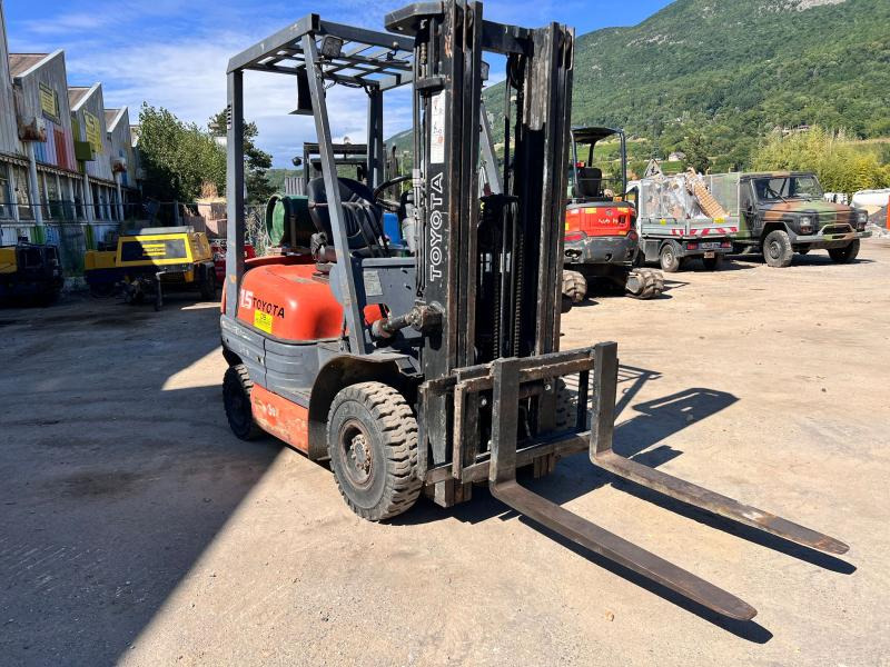 Toyota 426 FGF15 CHARIOT ELEVATEUR A GAZ 1,5T 4,3m - Plinski viličar: slika Toyota 426 FGF15 CHARIOT ELEVATEUR A GAZ 1,5T 4,3m - Plinski viličar Toyota 426 FGF15 CHARIOT ELEVATEUR A GAZ 1,5T 4,3m - Plinski viličar: slika Toyota 426 FGF15 CHARIOT ELEVATEUR A GAZ 1,5T 4,3m - Plinski viličar