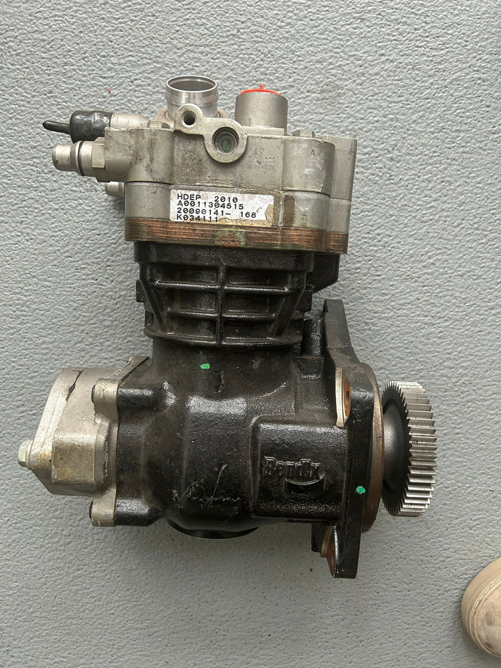 MERCEDES-BENZ KNORR-BREMSE-BENDIX- A0011304515 - Zračni kompresor za kočnice: slika MERCEDES-BENZ KNORR-BREMSE-BENDIX- A0011304515 - Zračni kompresor za kočnice MERCEDES-BENZ KNORR-BREMSE-BENDIX- A0011304515 - Zračni kompresor za kočnice: slika MERCEDES-BENZ KNORR-BREMSE-BENDIX- A0011304515 - Zračni kompresor za kočnice