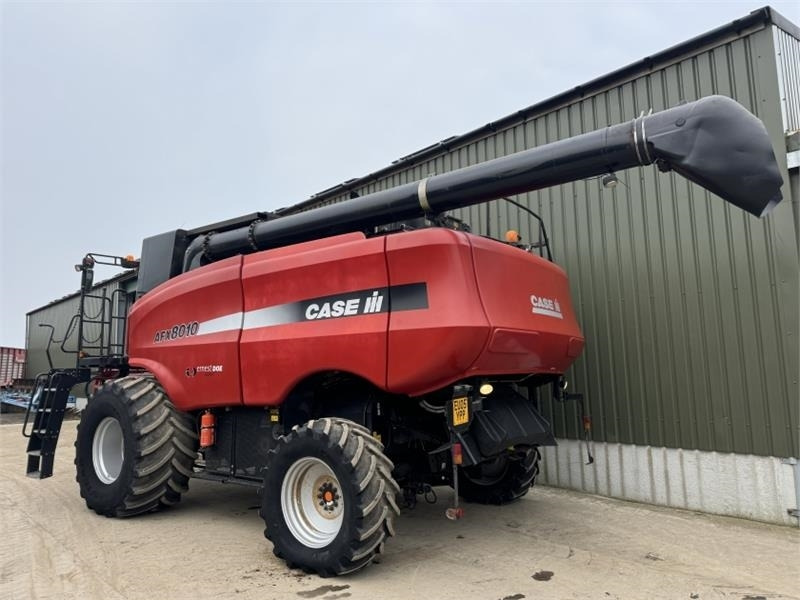 Case Axial Flow AFX 8010 c/w 30ft Header - Priključak za kombajn: slika Case Axial Flow AFX 8010 c/w 30ft Header - Priključak za kombajn Case Axial Flow AFX 8010 c/w 30ft Header - Priključak za kombajn: slika Case Axial Flow AFX 8010 c/w 30ft Header - Priključak za kombajn