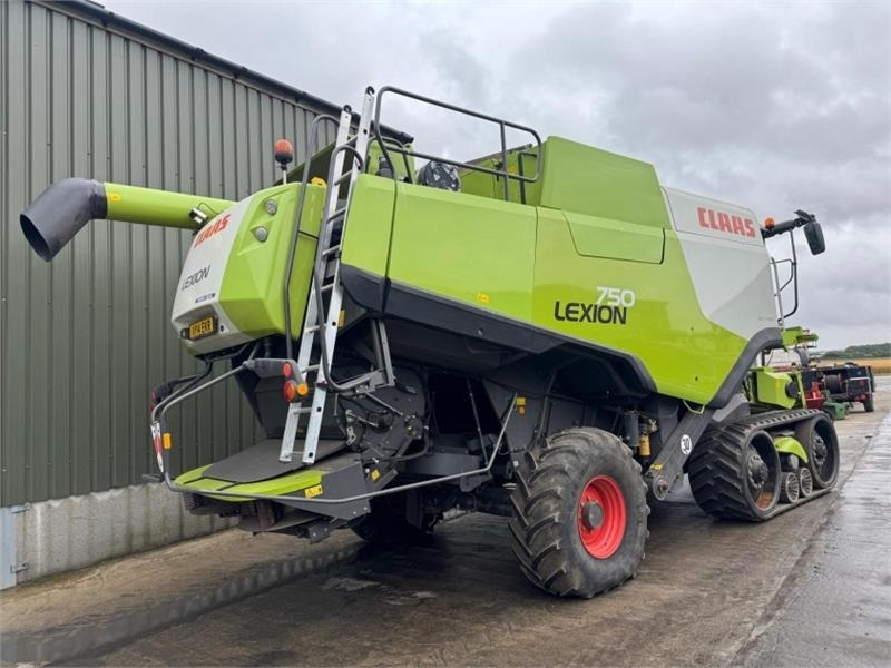 Claas Lexion 750TT APS Hybrid c/w V90 - Priključak za kombajn: slika Claas Lexion 750TT APS Hybrid c/w V90 - Priključak za kombajn Claas Lexion 750TT APS Hybrid c/w V90 - Priključak za kombajn: slika Claas Lexion 750TT APS Hybrid c/w V90 - Priključak za kombajn