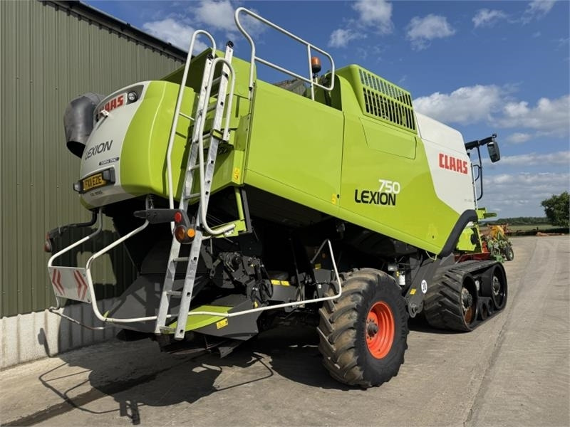Claas Lexion 750TT APS Hybrid c/w V90 - Priključak za kombajn: slika Claas Lexion 750TT APS Hybrid c/w V90 - Priključak za kombajn Claas Lexion 750TT APS Hybrid c/w V90 - Priključak za kombajn: slika Claas Lexion 750TT APS Hybrid c/w V90 - Priključak za kombajn