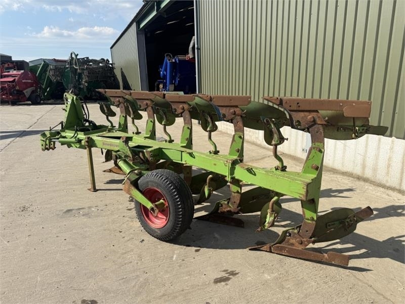 Dowdeswell DP7 4+1 - Plug: slika Dowdeswell DP7 4+1 - Plug Dowdeswell DP7 4+1 - Plug: slika Dowdeswell DP7 4+1 - Plug