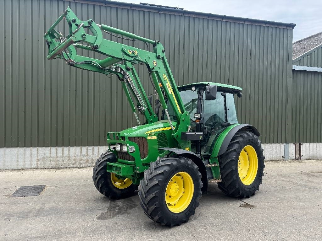 John Deere 5100 R - Traktor: slika John Deere 5100 R - Traktor John Deere 5100 R - Traktor: slika John Deere 5100 R - Traktor