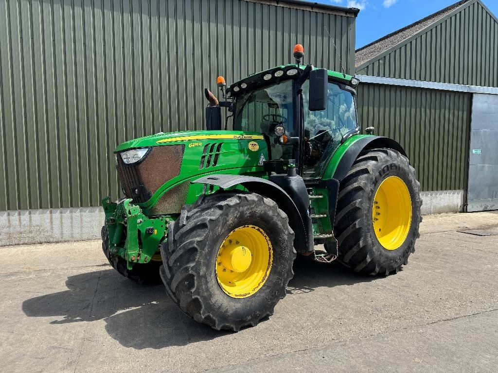 John Deere 6215 R AutoPower - Traktor: slika John Deere 6215 R AutoPower - Traktor John Deere 6215 R AutoPower - Traktor: slika John Deere 6215 R AutoPower - Traktor