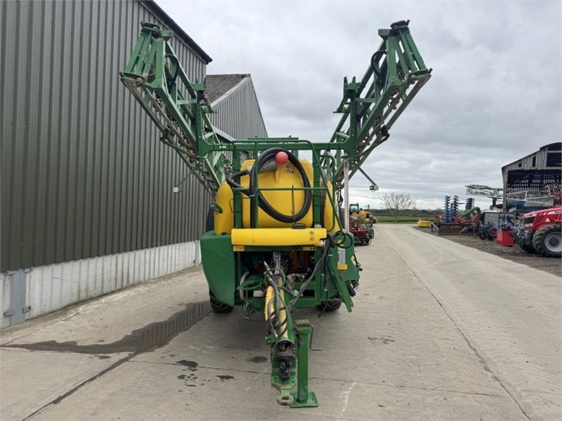 John Deere 732 Trailed Sprayer - Prskalica za traktor: slika John Deere 732 Trailed Sprayer - Prskalica za traktor John Deere 732 Trailed Sprayer - Prskalica za traktor: slika John Deere 732 Trailed Sprayer - Prskalica za traktor