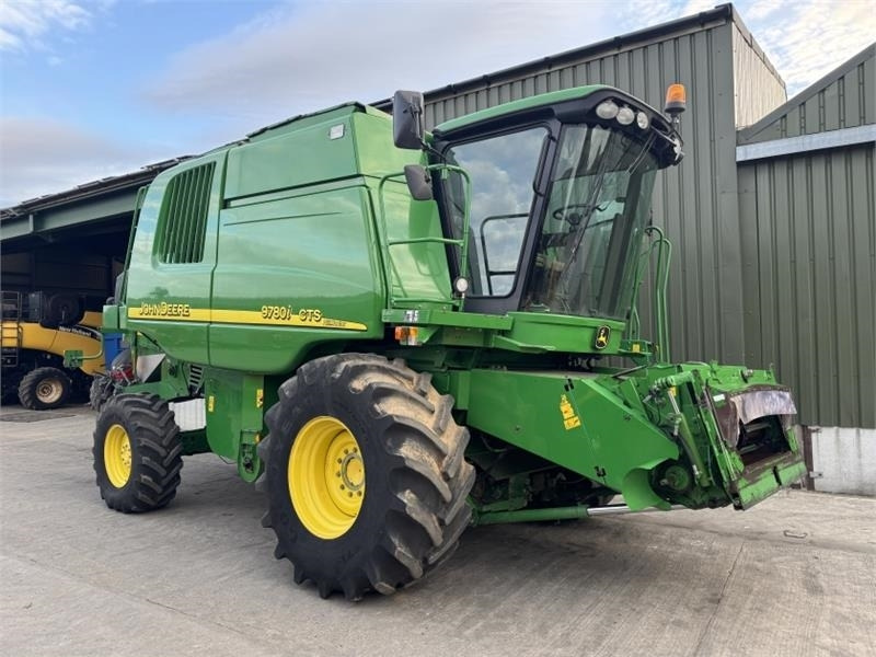 John Deere CTS 9780i Hillmaster c/w 625 Premium Flow Header - Priključak za kombajn: slika John Deere CTS 9780i Hillmaster c/w 625 Premium Flow Header - Priključak za kombajn John Deere CTS 9780i Hillmaster c/w 625 Premium Flow Header - Priključak za kombajn: slika John Deere CTS 9780i Hillmaster c/w 625 Premium Flow Header - Priključak za kombajn