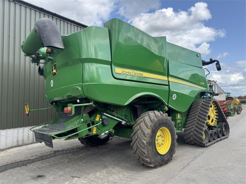 John Deere John Deere S785 4WD c/w 735D Header - Priključak za kombajn: slika John Deere John Deere S785 4WD c/w 735D Header - Priključak za kombajn John Deere John Deere S785 4WD c/w 735D Header - Priključak za kombajn: slika John Deere John Deere S785 4WD c/w 735D Header - Priključak za kombajn