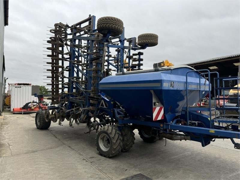 Köckerling Kockerling Triathlon 10m Trailed Seed Drill *Video - Kombajn i sijačica: slika Köckerling Kockerling Triathlon 10m Trailed Seed Drill *Video - Kombajn i sijačica Köckerling Kockerling Triathlon 10m Trailed Seed Drill *Video - Kombajn i sijačica: slika Köckerling Kockerling Triathlon 10m Trailed Seed Drill *Video - Kombajn i sijačica