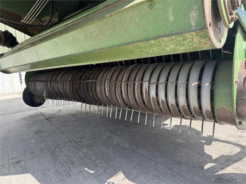 Kvadratna balirka Krone Big Pack 12130 Square Baler: slika Kvadratna balirka Krone Big Pack 12130 Square Baler