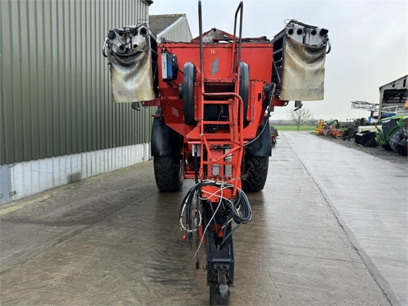 Kuhn AGT 6036 Boom Fert Spreader - Rasipač gnojiva: slika Kuhn AGT 6036 Boom Fert Spreader - Rasipač gnojiva Kuhn AGT 6036 Boom Fert Spreader - Rasipač gnojiva: slika Kuhn AGT 6036 Boom Fert Spreader - Rasipač gnojiva