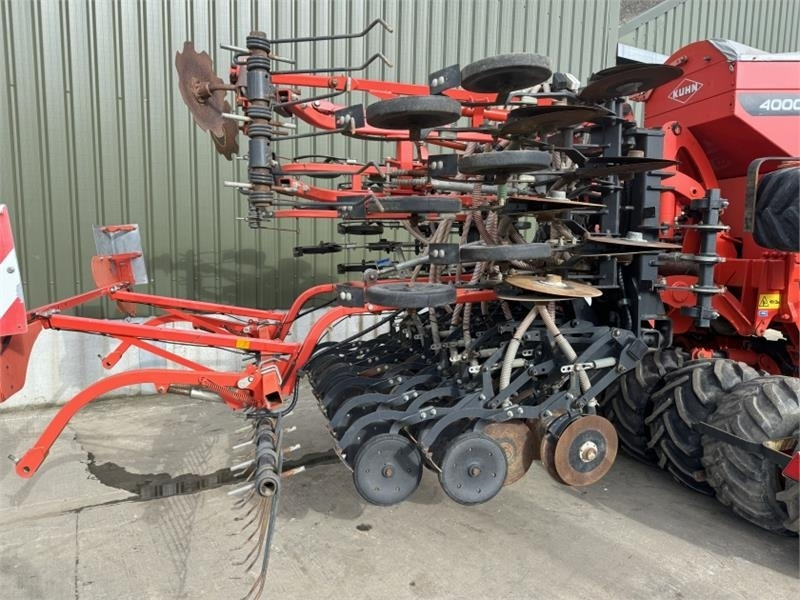 Kuhn Kuhn Speedliner 4000 Seed Drill - Kombajn i sijačica: slika Kuhn Kuhn Speedliner 4000 Seed Drill - Kombajn i sijačica Kuhn Kuhn Speedliner 4000 Seed Drill - Kombajn i sijačica: slika Kuhn Kuhn Speedliner 4000 Seed Drill - Kombajn i sijačica