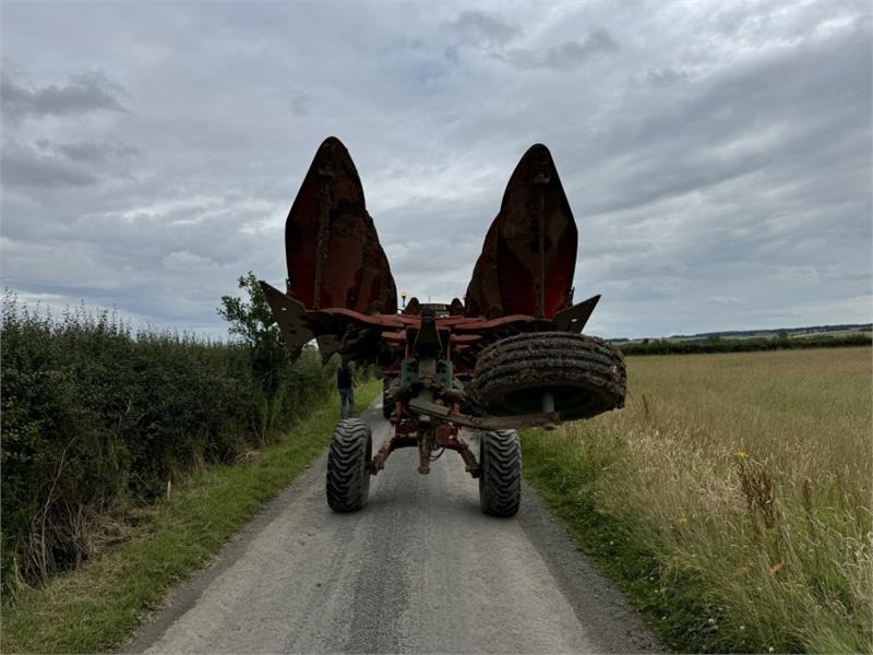 Kverneland Kverneland 10 Furrow RW100 Varimat Plough **Video - Plug: slika Kverneland Kverneland 10 Furrow RW100 Varimat Plough **Video - Plug Kverneland Kverneland 10 Furrow RW100 Varimat Plough **Video - Plug: slika Kverneland Kverneland 10 Furrow RW100 Varimat Plough **Video - Plug