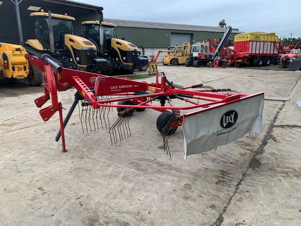 Lely Hibiscus 485 S Single Rotor Rake - Prevrtač sijena/ Grabulje: slika Lely Hibiscus 485 S Single Rotor Rake - Prevrtač sijena/ Grabulje Lely Hibiscus 485 S Single Rotor Rake - Prevrtač sijena/ Grabulje: slika Lely Hibiscus 485 S Single Rotor Rake - Prevrtač sijena/ Grabulje