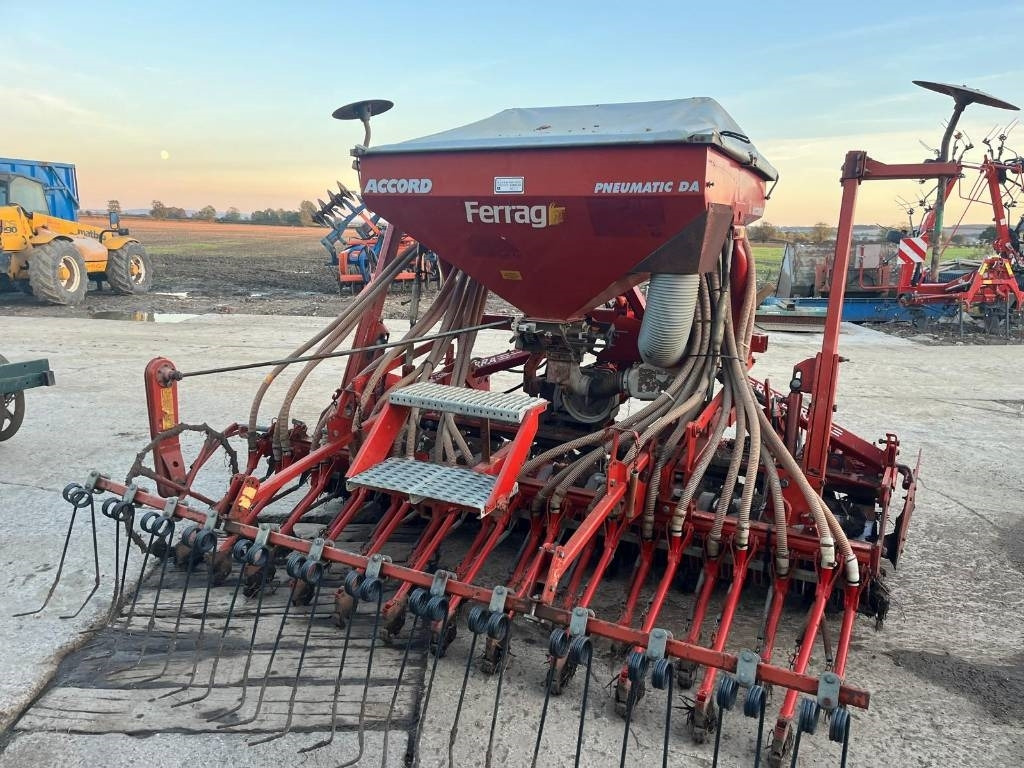 Lely Tulip/Accord 3 Meter Combination - Kombajn i sijačica: slika Lely Tulip/Accord 3 Meter Combination - Kombajn i sijačica Lely Tulip/Accord 3 Meter Combination - Kombajn i sijačica: slika Lely Tulip/Accord 3 Meter Combination - Kombajn i sijačica