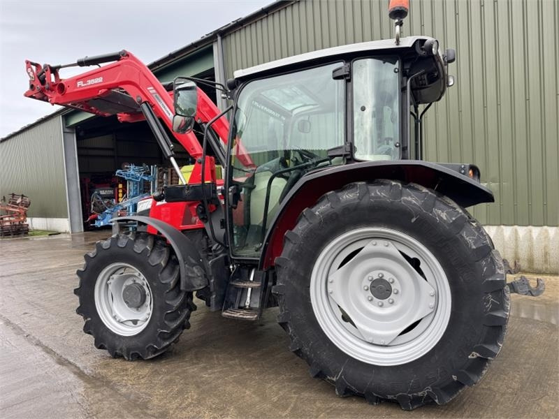 Massey Ferguson 4710 c/w FL.3522 Loader **Low Hours** - Traktor: slika Massey Ferguson 4710 c/w FL.3522 Loader **Low Hours** - Traktor Massey Ferguson 4710 c/w FL.3522 Loader **Low Hours** - Traktor: slika Massey Ferguson 4710 c/w FL.3522 Loader **Low Hours** - Traktor