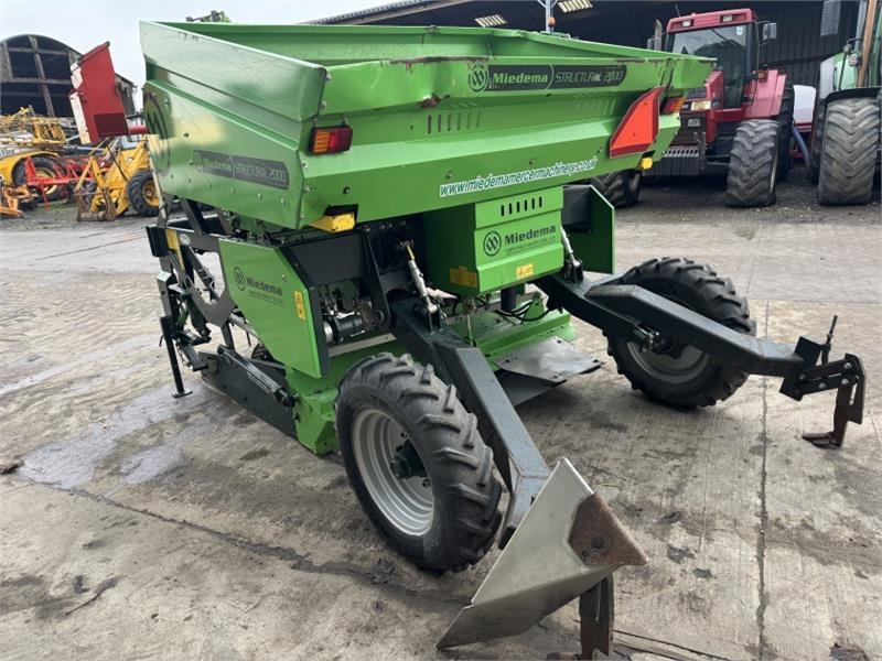 Miedema Structural MS2000 2 Row Planter - Sadilica za krumpir: slika Miedema Structural MS2000 2 Row Planter - Sadilica za krumpir Miedema Structural MS2000 2 Row Planter - Sadilica za krumpir: slika Miedema Structural MS2000 2 Row Planter - Sadilica za krumpir